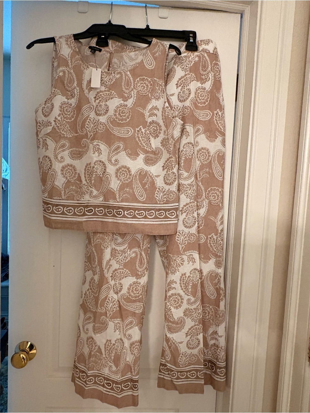 Talbots Beige & White Paisley Women’s Two-Piece Pants Set